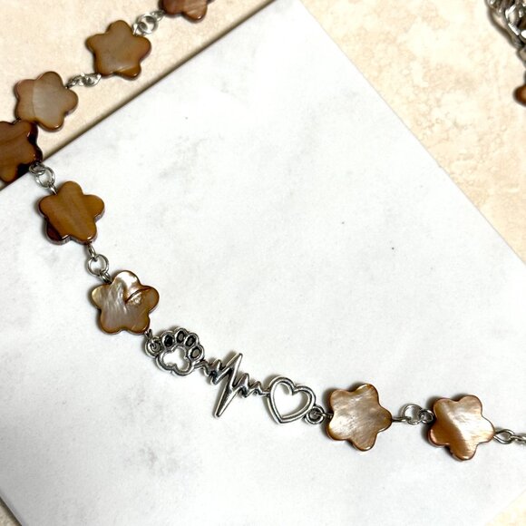 Caramel Mother of Pearl Flower Beaded Short Necklace+PawPrint Heart Beat Pendant - Picture 6 of 13